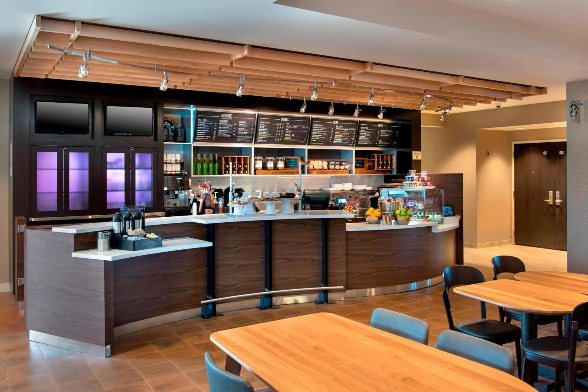 Courtyard By Marriott Schenectady At Mohawk Harbor Hotell Eksteriør bilde